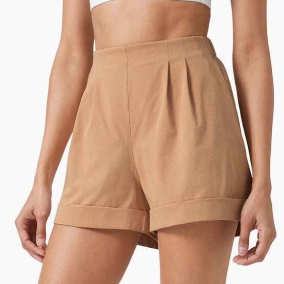 Lululemon Practical Play Short 3.5" 2 XS Beech Wood tan khaki pull on travel - Picture 2 of 11
